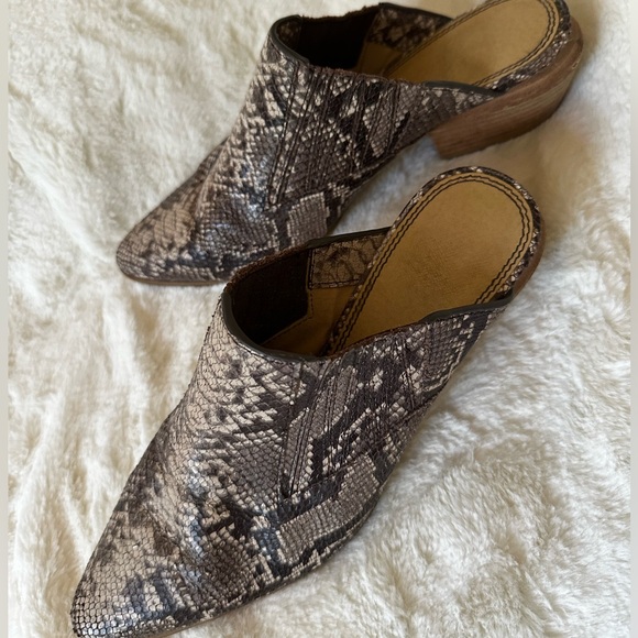 Splendid Shoes - Splendid Hailee 2 Stacked Heel Mules - Snakeskin Neutral